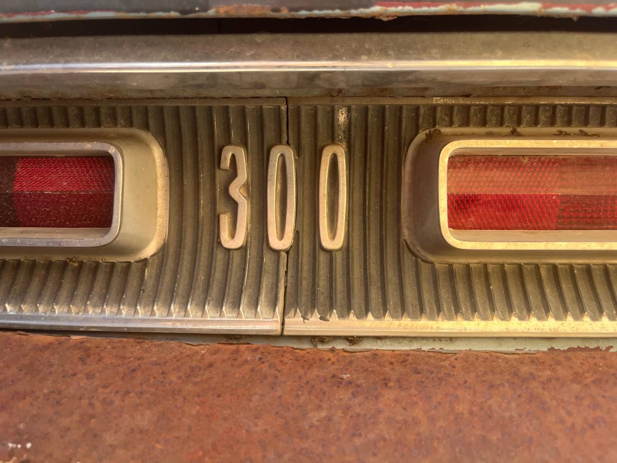 Chrysler-300-1969-black-20