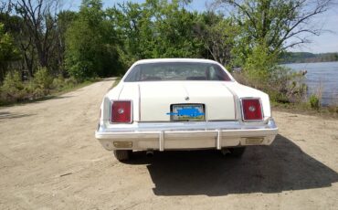 Chrysler-300-1979-white-8