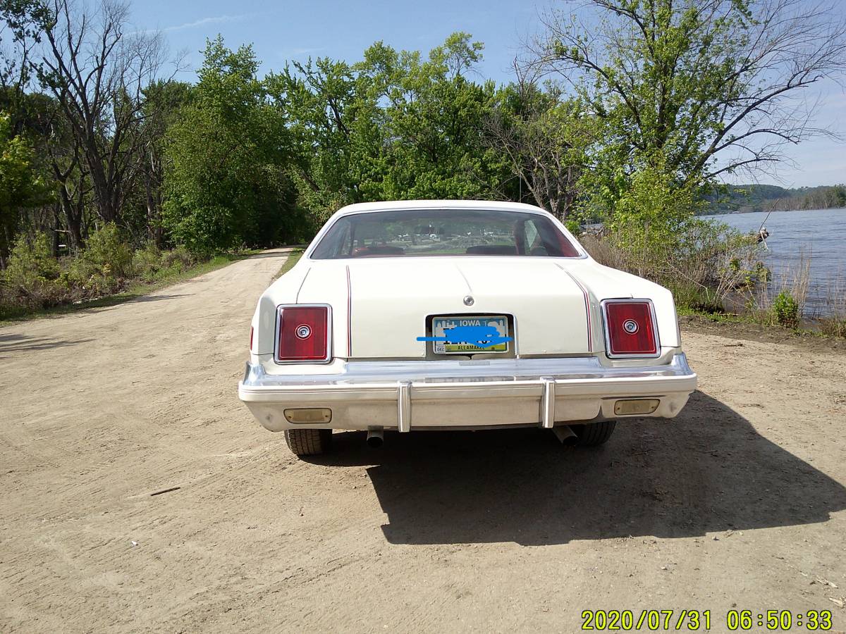 Chrysler-300-1979-white-8