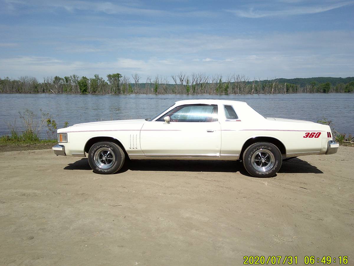 Chrysler-300-1979-white