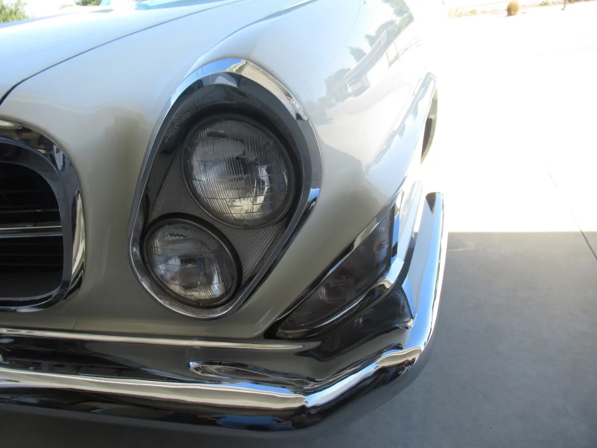 Chrysler-300g-1961-Alaskan-White-Cream-1