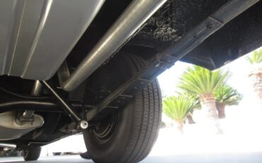 Chrysler-300g-1961-Alaskan-White-Cream-3