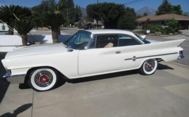 Chrysler-300g-1961-Alaskan-White-Cream-6