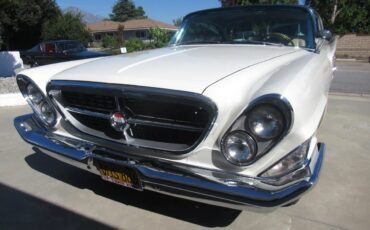 Chrysler-300g-1961-Alaskan-White-Cream-8