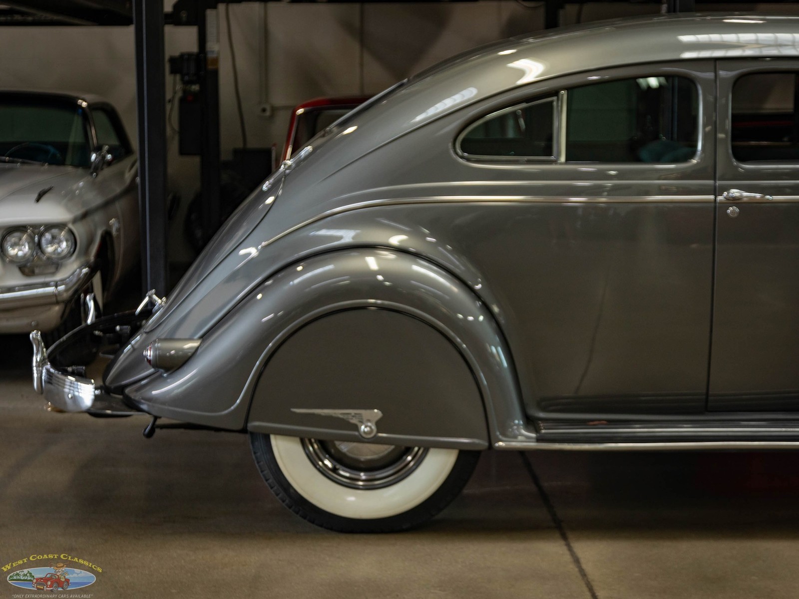 Chrysler-Airflow-Series-C-17-1937-2-Door-Coupe-1
