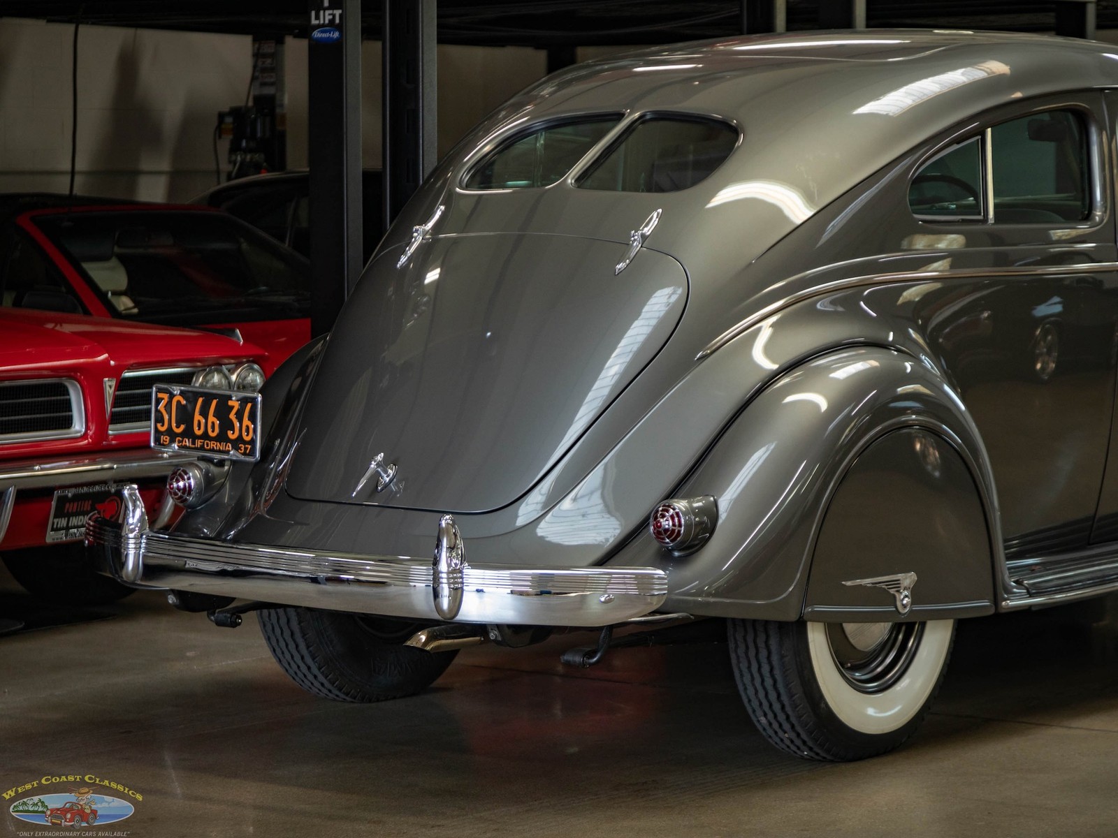 Chrysler-Airflow-Series-C-17-1937-2-Door-Coupe-25