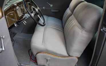 Chrysler-Airflow-Series-C-17-1937-2-Door-Coupe-29