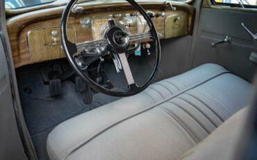 Chrysler-Airflow-Series-C-17-1937-2-Door-Coupe-31