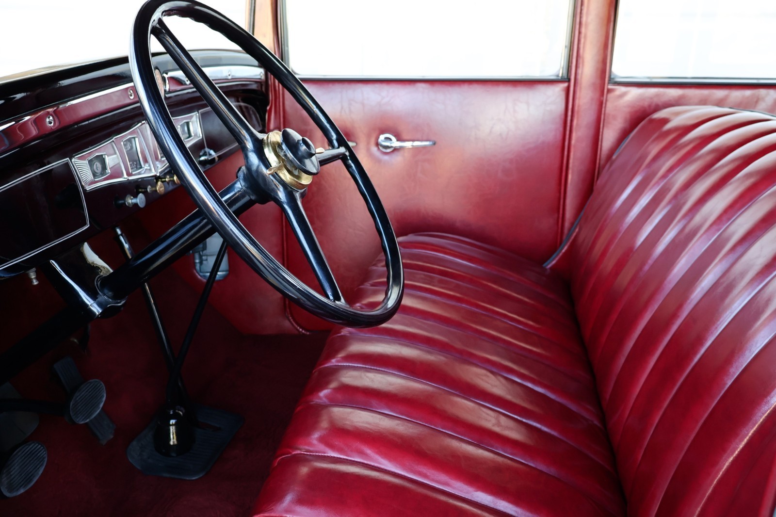 Chrysler-DeSoto-1930-Sedan-12