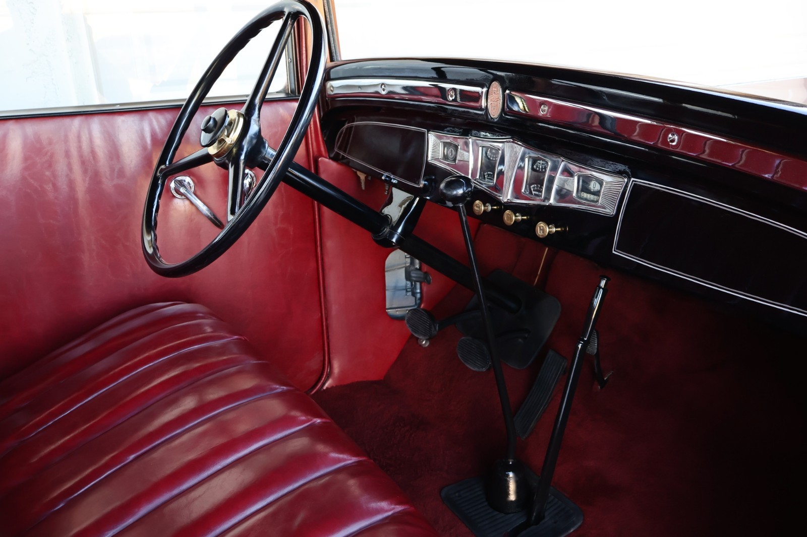 Chrysler-DeSoto-1930-Sedan-14