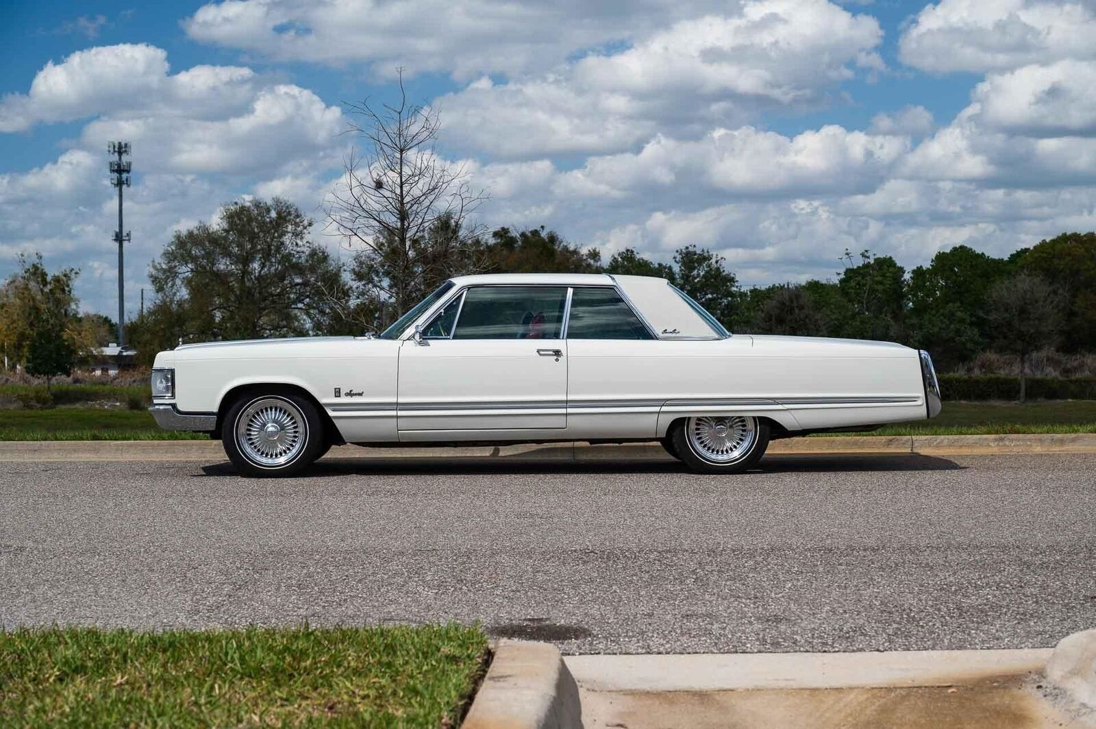 Chrysler-Imperial-1967-2-Door-1