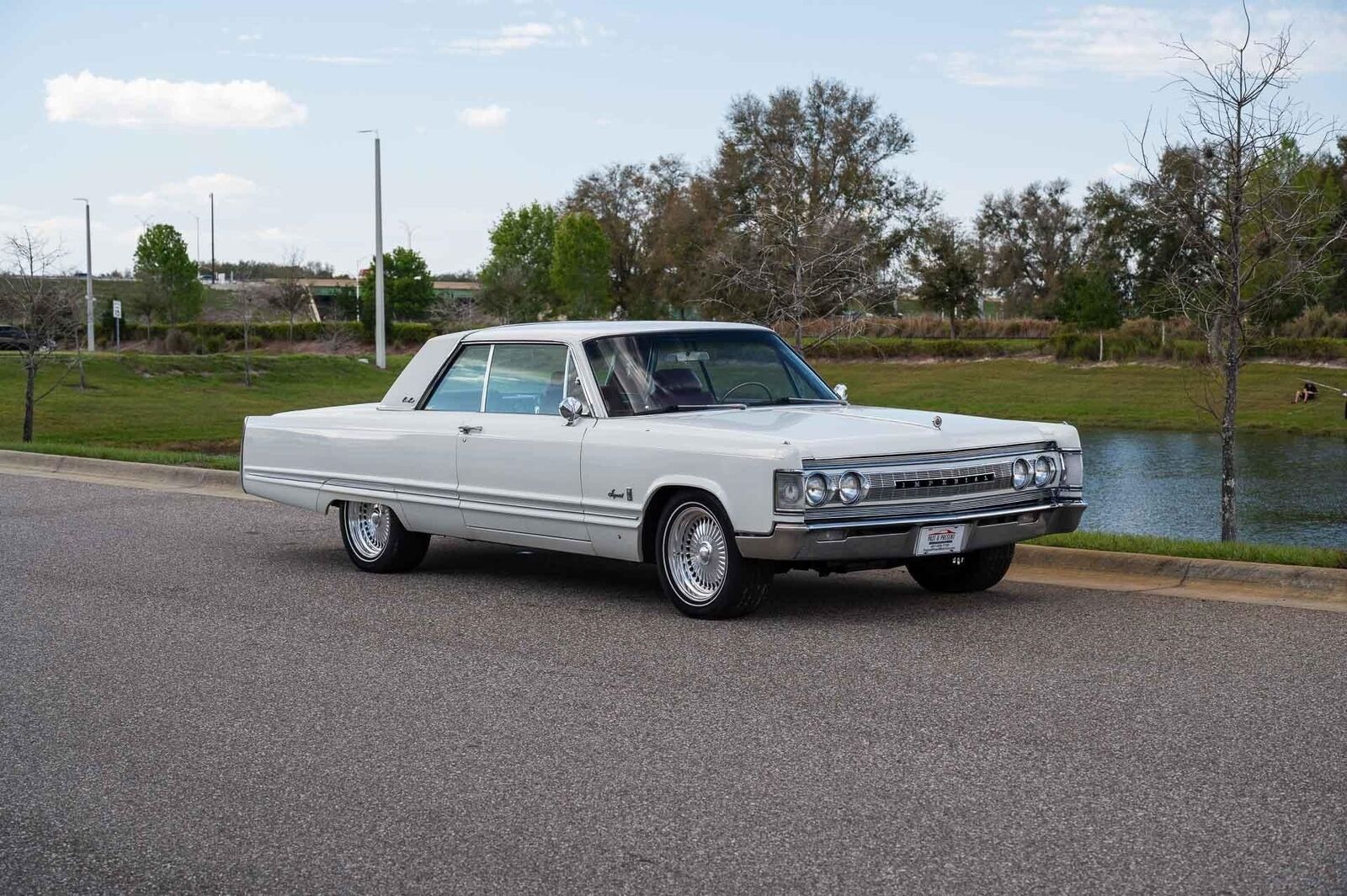Chrysler-Imperial-1967-2-Door-8