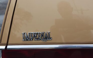 Chrysler-Imperial-1982-2-dr-18