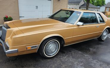 Chrysler-Imperial-1982-2-dr-2