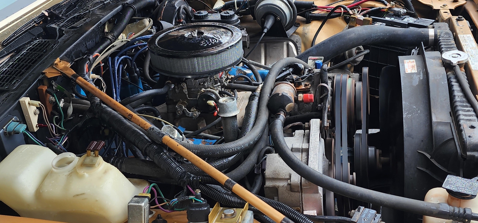 Chrysler-Imperial-1982-2-dr-22