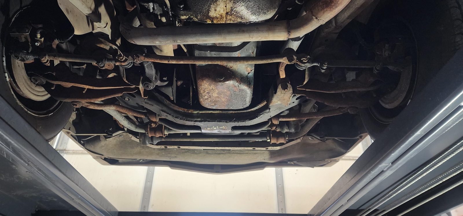 Chrysler-Imperial-1982-2-dr-30