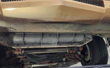 Chrysler-Imperial-1982-2-dr-31