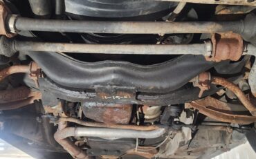 Chrysler-Imperial-1982-2-dr-32