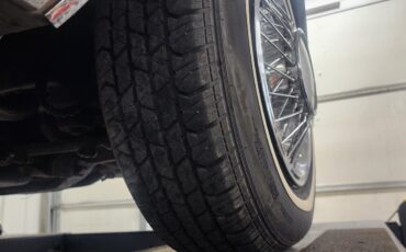 Chrysler-Imperial-1982-2-dr-33