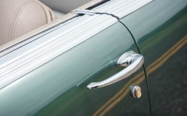 Chrysler-New-Yorker-1951-Convertible-11