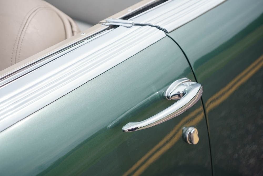 Chrysler-New-Yorker-1951-Convertible-11