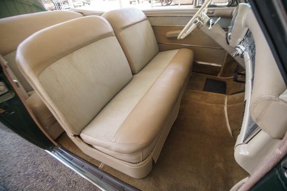 Chrysler-New-Yorker-1951-Convertible-15