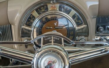 Chrysler-New-Yorker-1951-Convertible-16