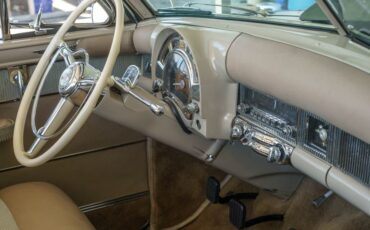 Chrysler-New-Yorker-1951-Convertible-17