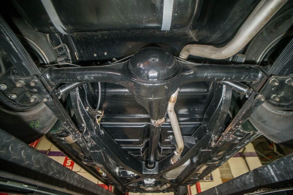 Chrysler-New-Yorker-1951-Convertible-22