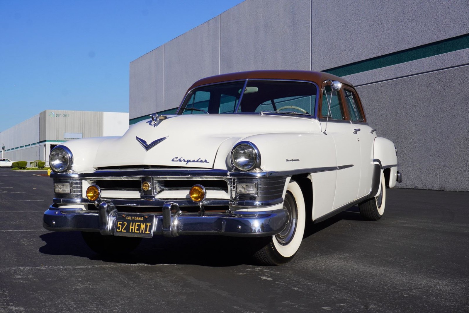 Chrysler-New-Yorker-1952-Sedan-10