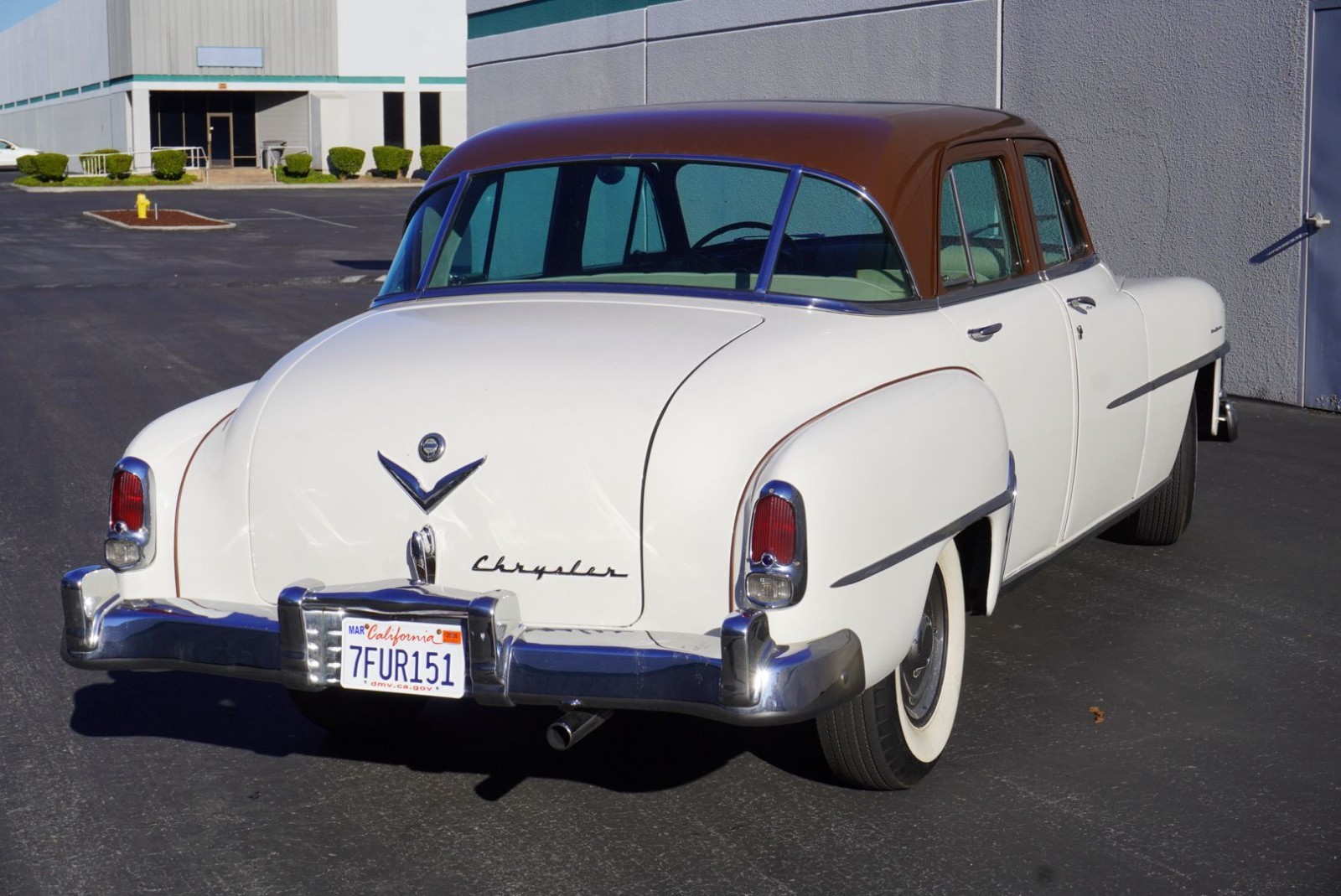 Chrysler-New-Yorker-1952-Sedan-12