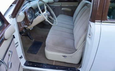 Chrysler-New-Yorker-1952-Sedan-21