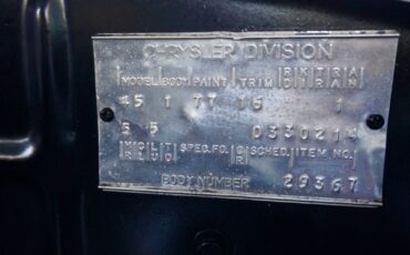 Chrysler-New-Yorker-1952-Sedan-32