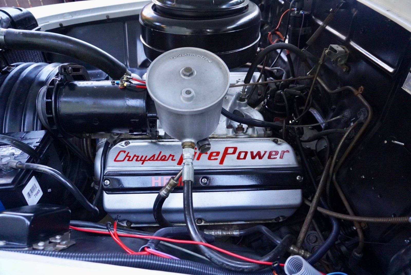 Chrysler-New-Yorker-1952-Sedan-34