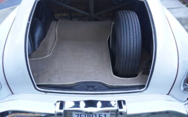 Chrysler-New-Yorker-1952-Sedan-36