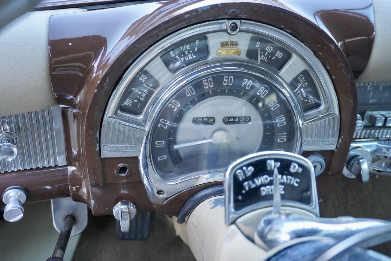 Chrysler-New-Yorker-1952-Sedan-38