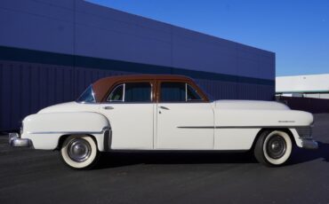 Chrysler-New-Yorker-1952-Sedan-9