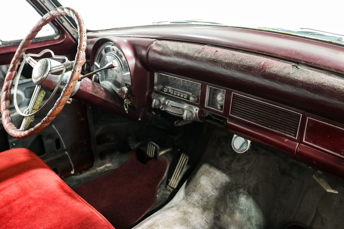 Chrysler-New-Yorker-1953-18