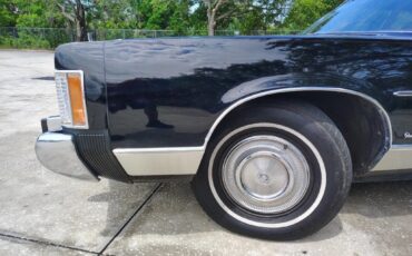 Chrysler-New-Yorker-1975-1