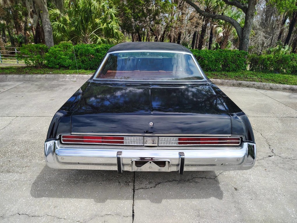 Chrysler-New-Yorker-1975-19