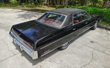 Chrysler-New-Yorker-1975-4