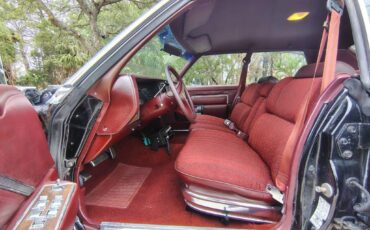 Chrysler-New-Yorker-1975-5