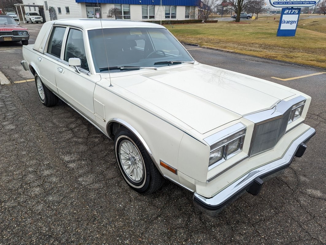 Chrysler New Yorker 1983 Sedan