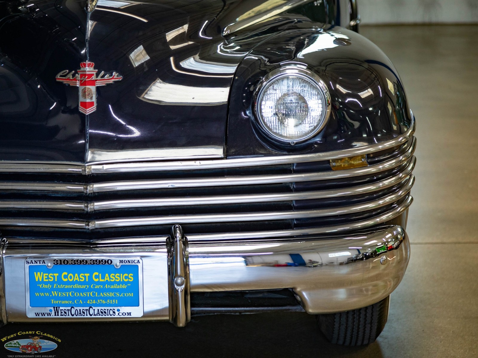 Chrysler-New-Yorker-2-Door-Club-Coupe-1942-2-Door-Coupe-16