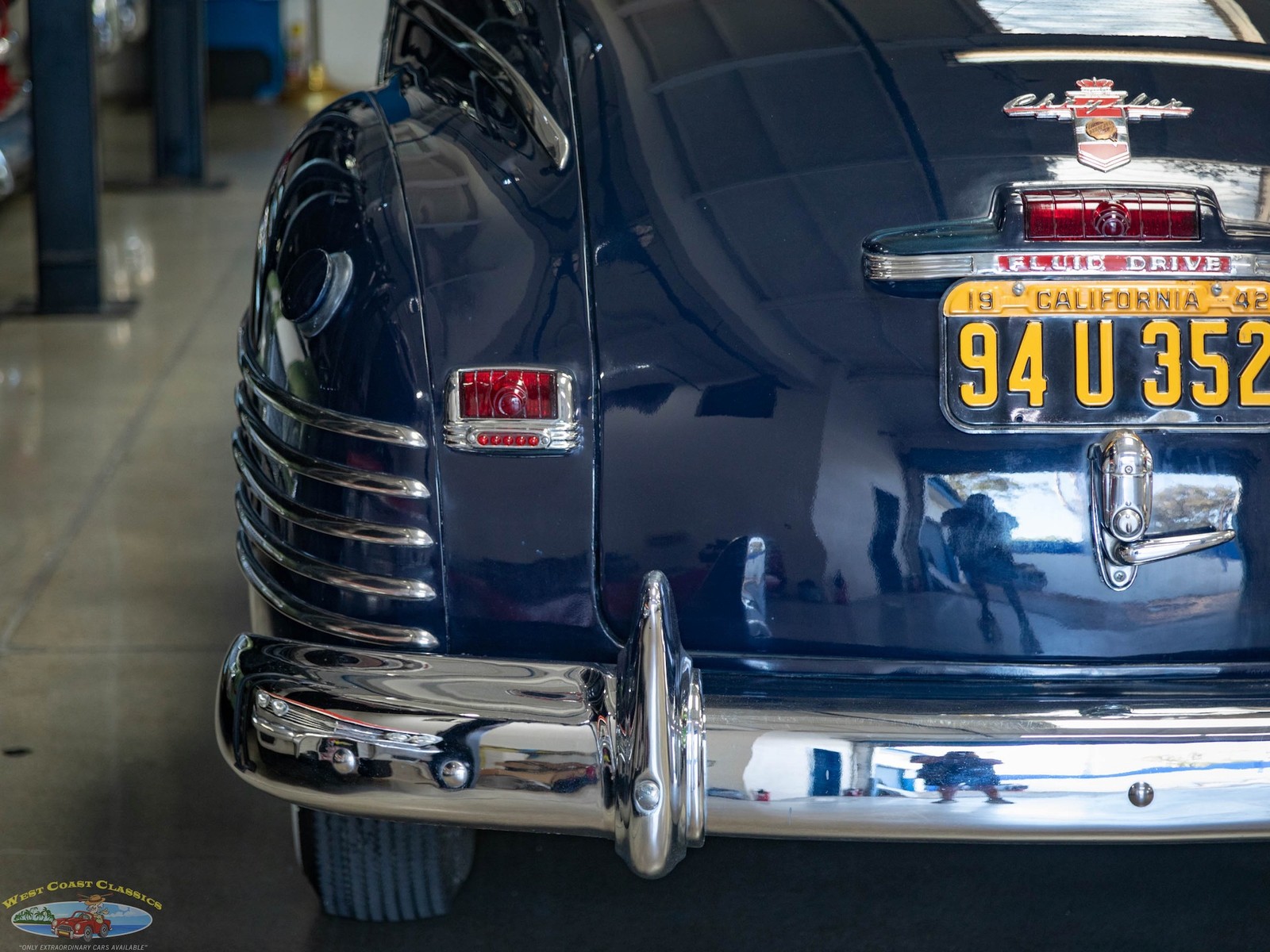 Chrysler-New-Yorker-2-Door-Club-Coupe-1942-2-Door-Coupe-18