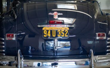 Chrysler-New-Yorker-2-Door-Club-Coupe-1942-2-Door-Coupe-19