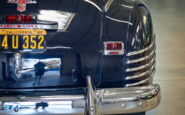 Chrysler-New-Yorker-2-Door-Club-Coupe-1942-2-Door-Coupe-20