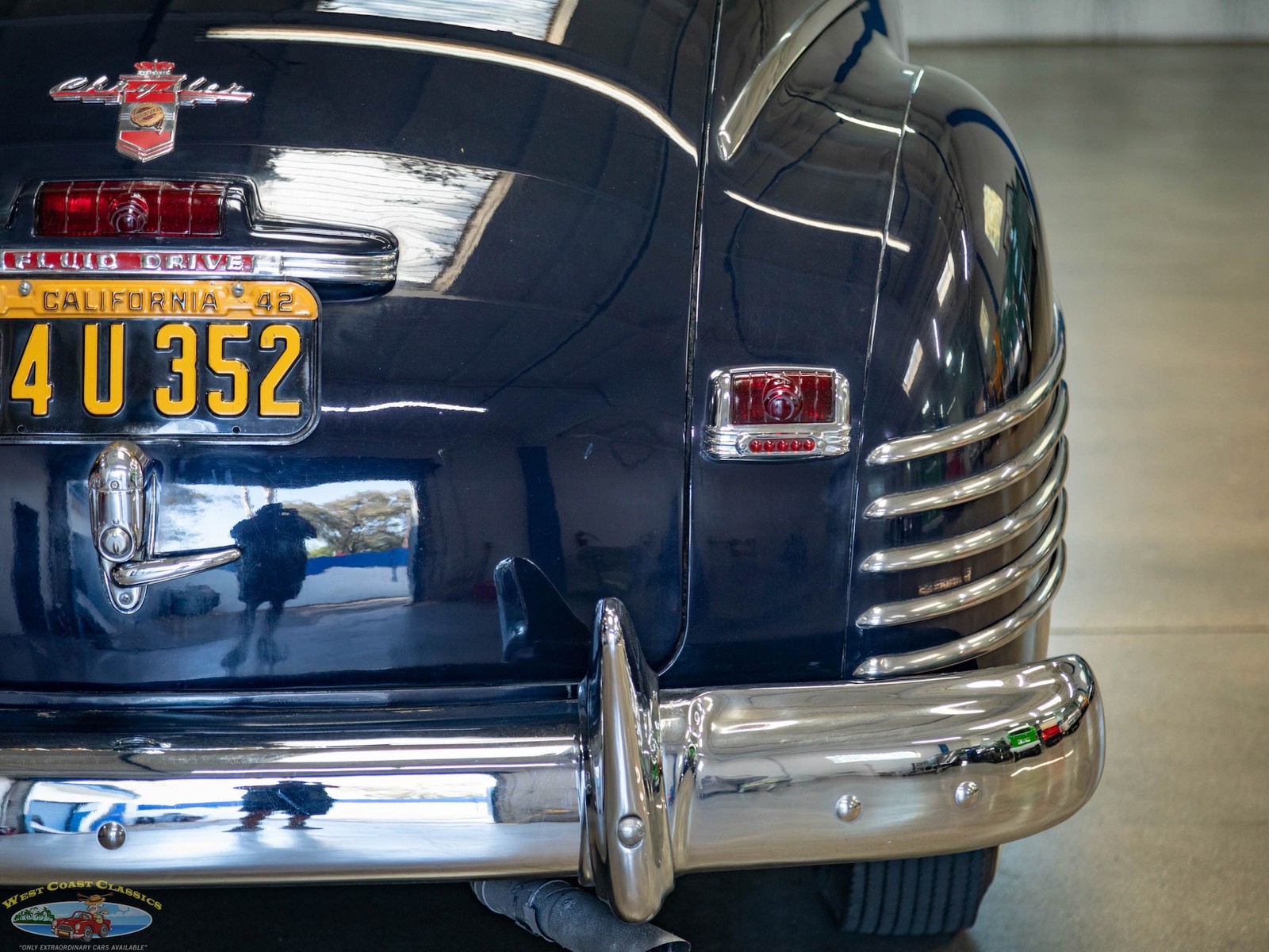 Chrysler-New-Yorker-2-Door-Club-Coupe-1942-2-Door-Coupe-20