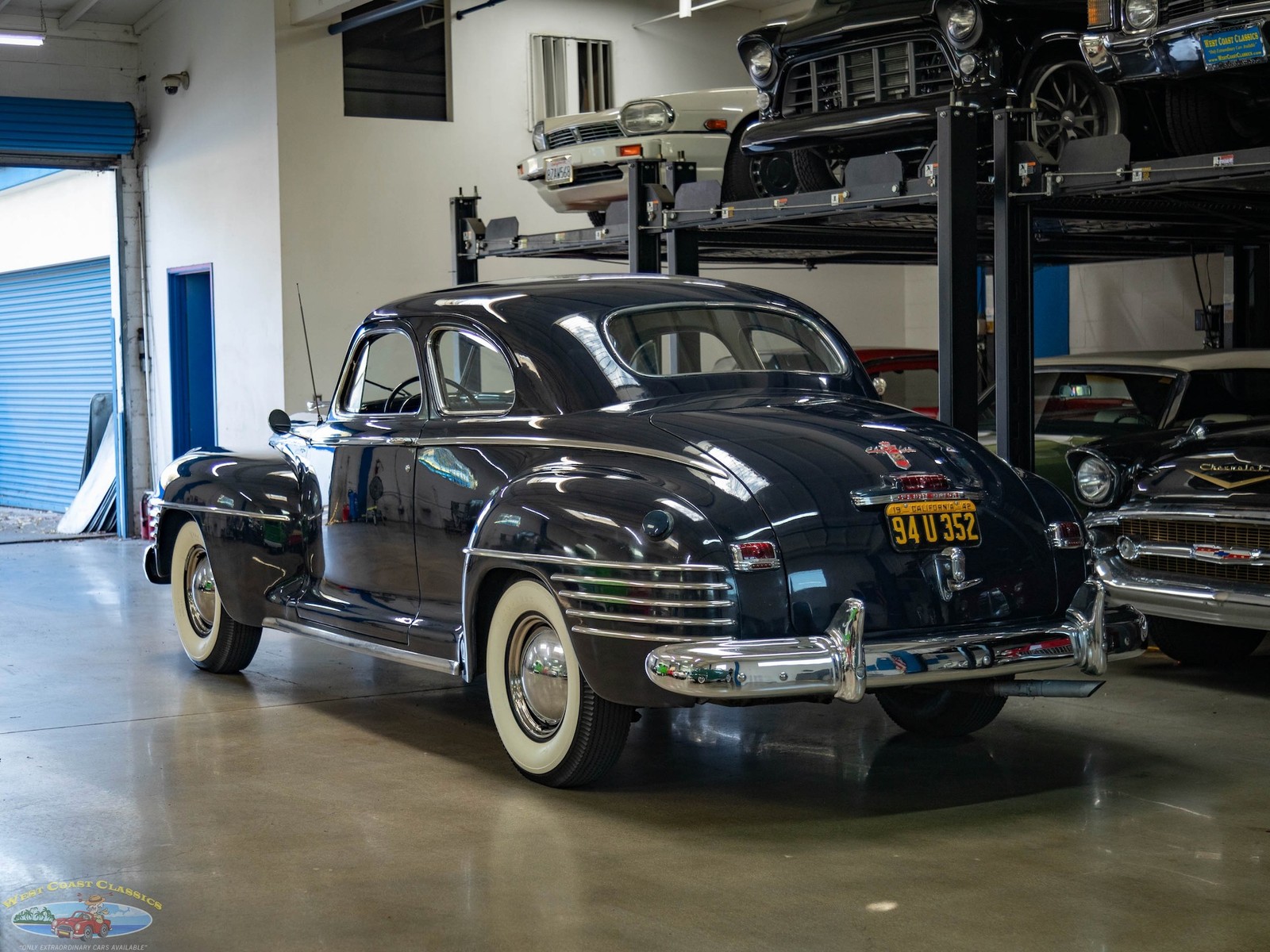 Chrysler-New-Yorker-2-Door-Club-Coupe-1942-2-Door-Coupe-21