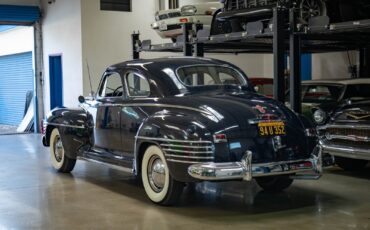 Chrysler-New-Yorker-2-Door-Club-Coupe-1942-2-Door-Coupe-21